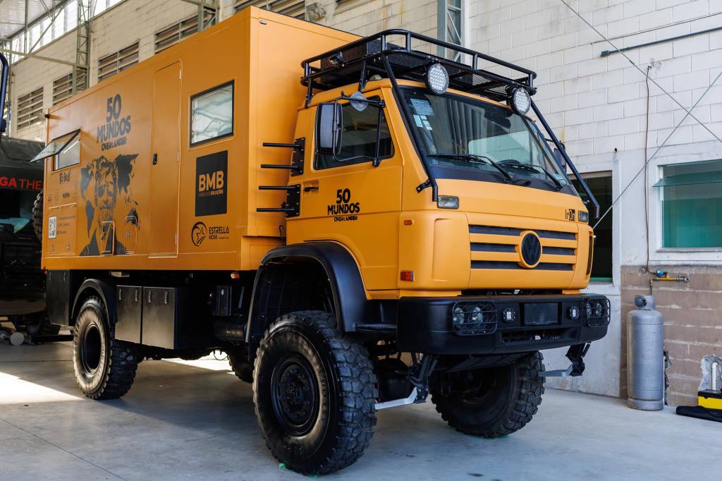 Este VW Worker 4×4 motorhome dará a volta ao mundo e tem até usina solar