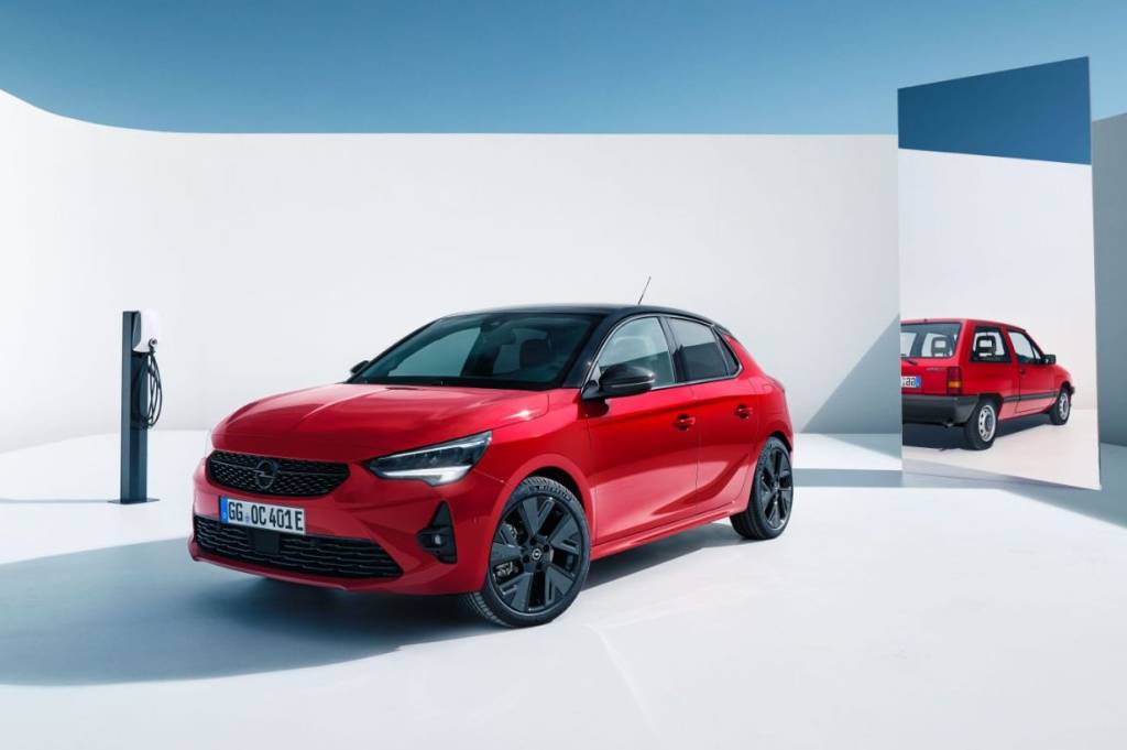 Corsa completa 40 anos com série especial e sempre elétrico