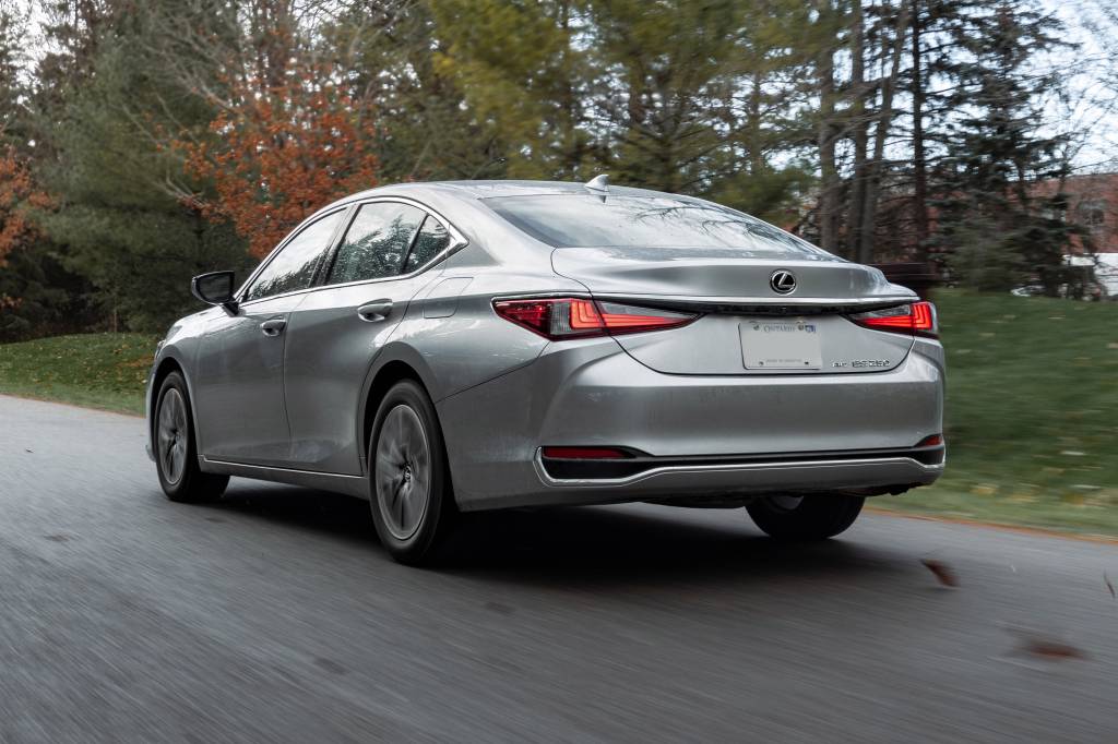 lexus-4 Lexus ES 300h
