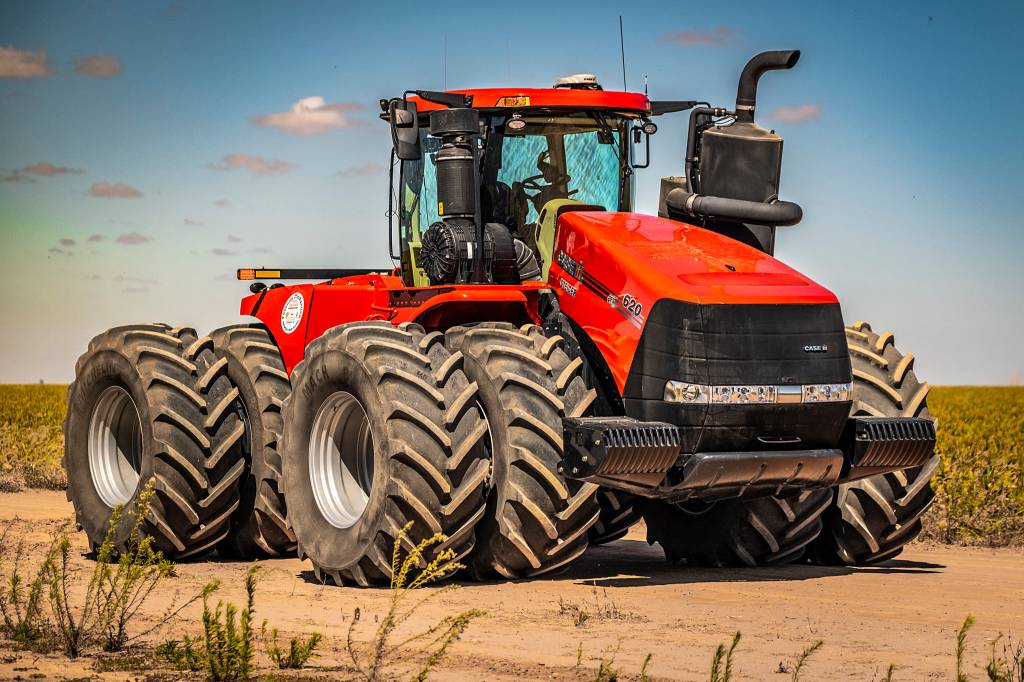 Case Steiger 620: dirigimos o maior e mais potente trator do Brasil