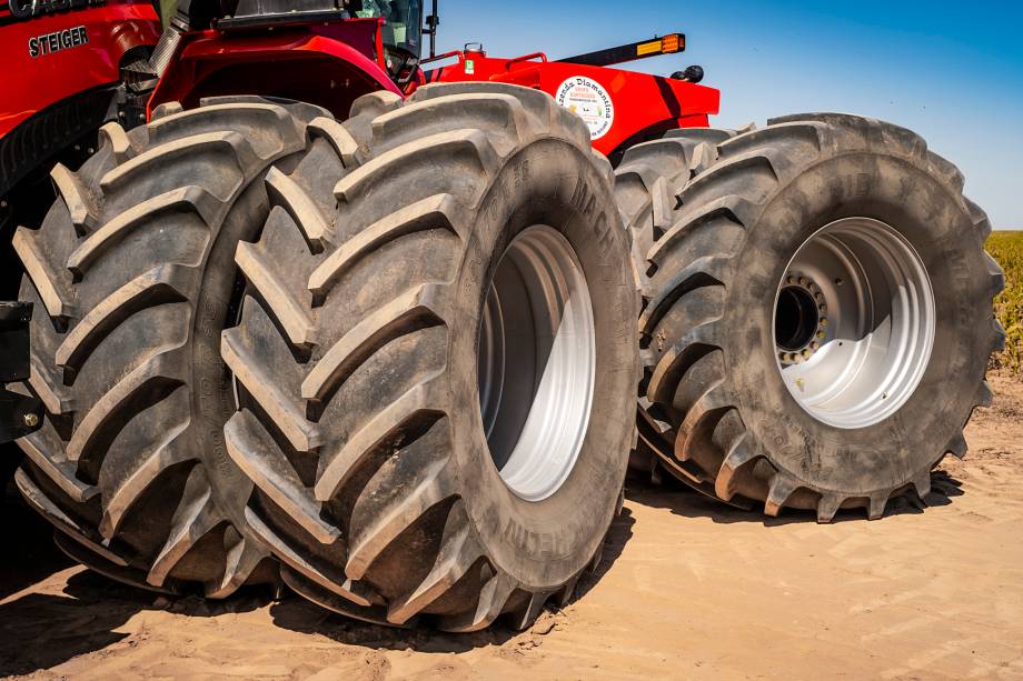 Cada par de pneus custa R$ 60.000 Cada par de pneus custa R$ 60.000