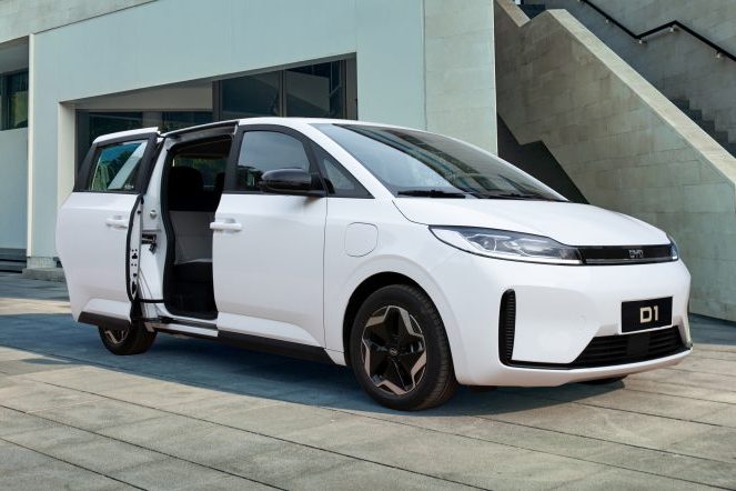 Elétrico criado para aplicativos, BYD D1 começa a ser testado no Brasil