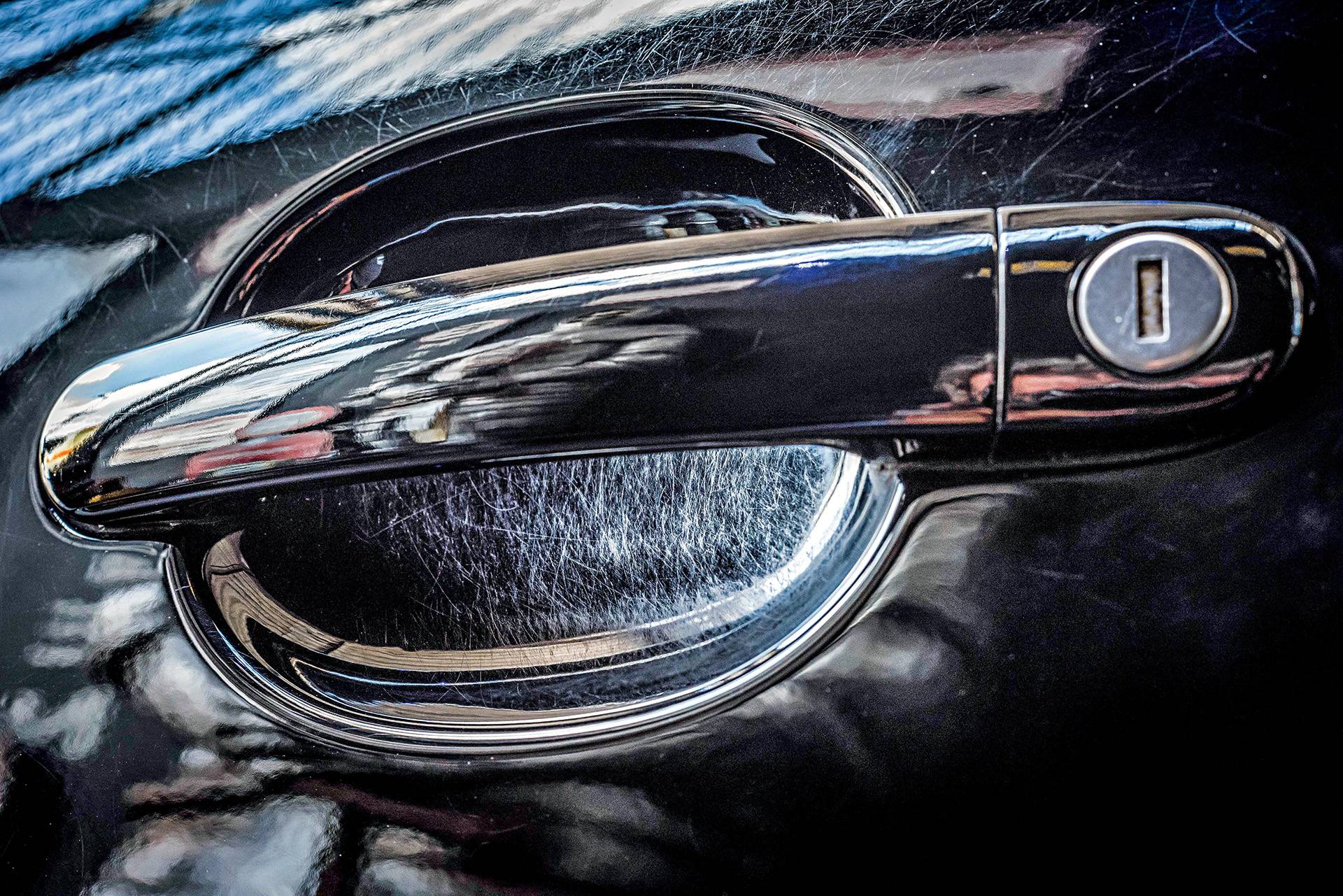 Cientistas criam pintura automotiva que usa o sol para reparar arranhões
