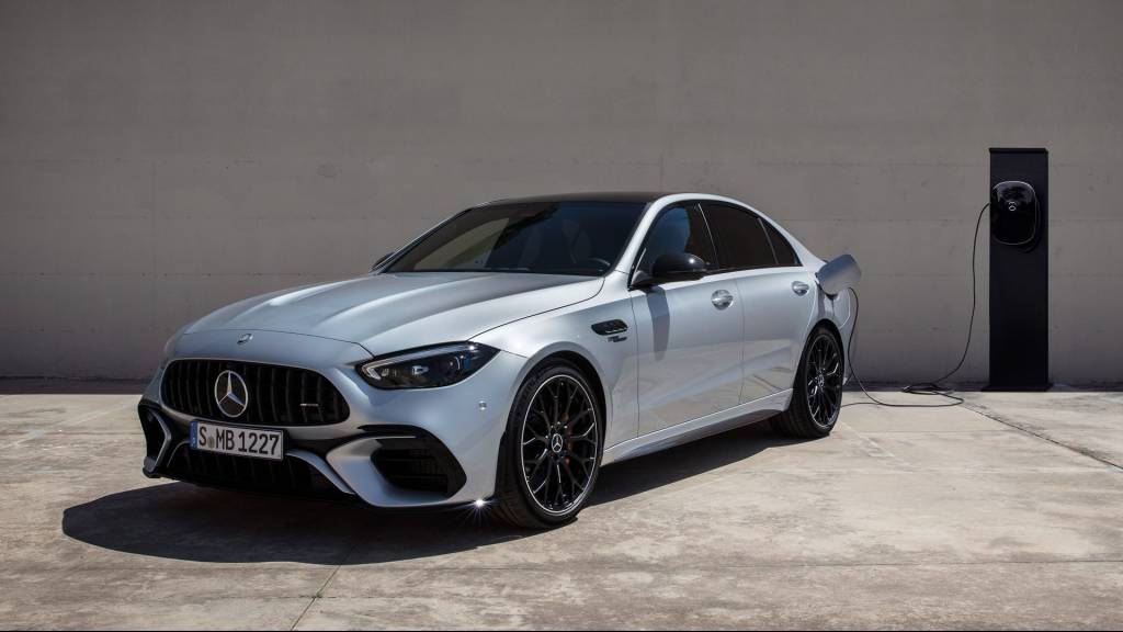 CEO da Mercedes afirma que C63 e E63 seguirão híbridos; V8 é descartado