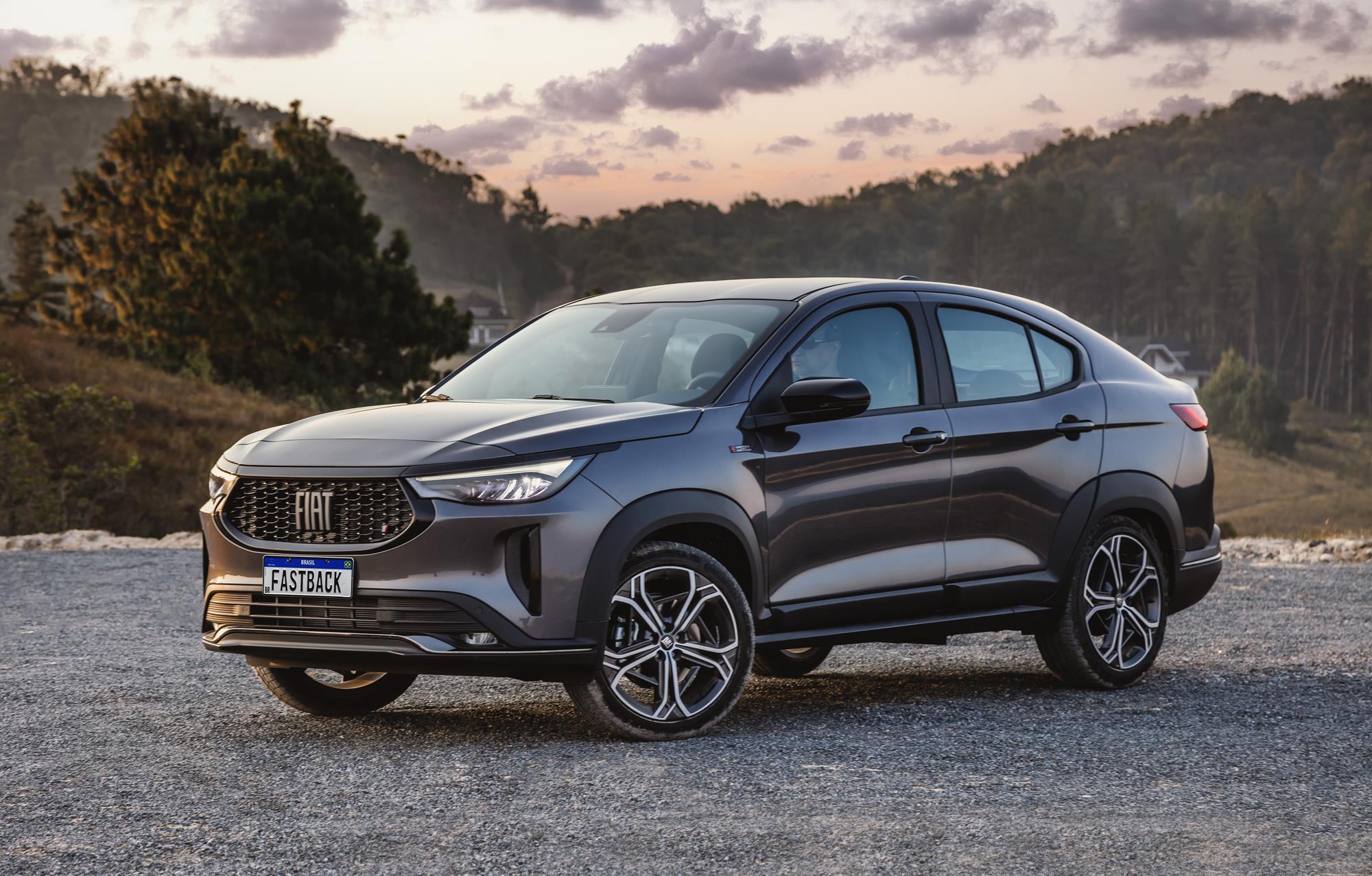 Fiat Fastback &eacute; SUV com perfil cup&ecirc; e mala de sed&atilde;, e parte dos R$ 129.990