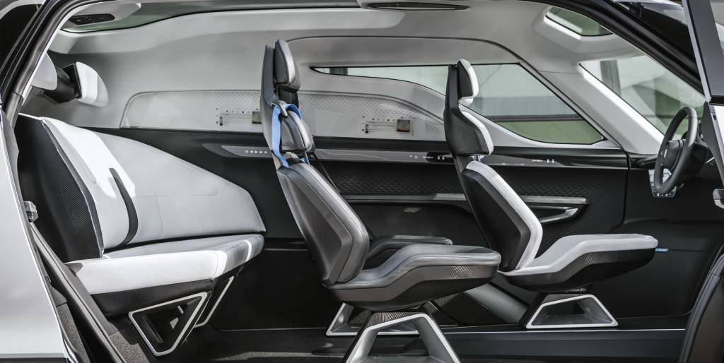 Porsche-Vision-Renndienst-2 interior minivan porsche conceito