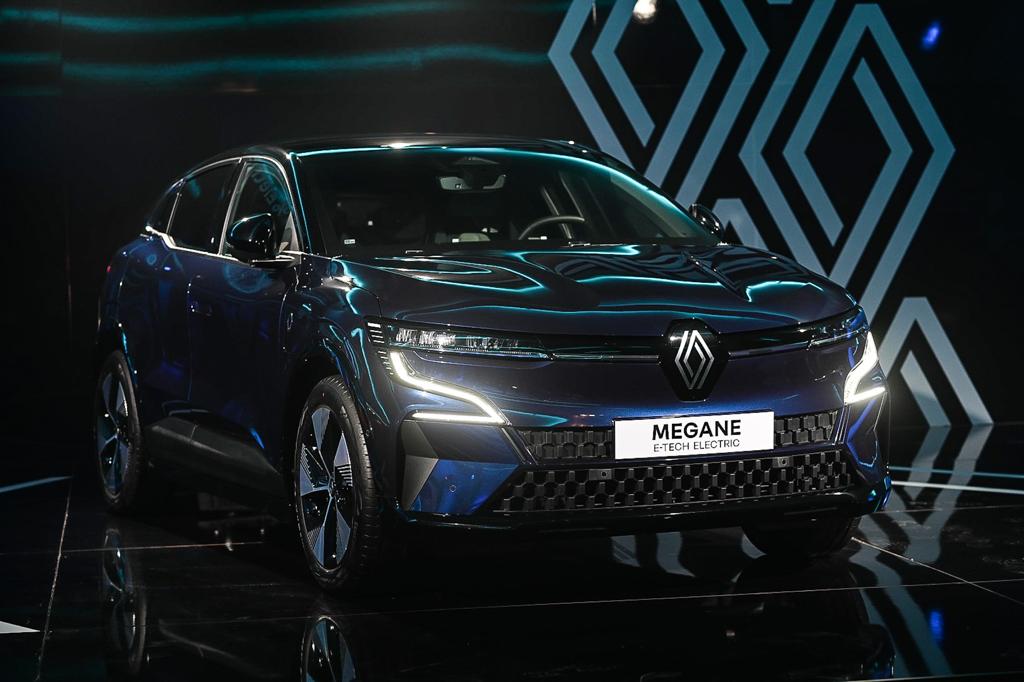 Renault Mégane elétrico chega ao Brasil em 23 com recarga de minutos