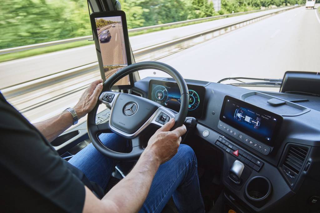 Mercedes-Benz eActros 300/400Mercedes-Benz eActros 300/400 Mercedes-Benz eActros 300/400Mercedes-Benz eActros 300/400
