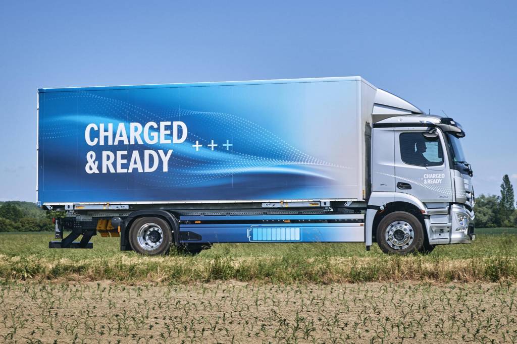 22DT070_073 Mercedes-Benz eActros 300/400Mercedes-Benz eActros 300/400
