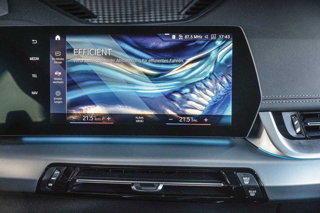 BMW iX1 xDrive30-68 BMW iX1 xDrive30-68