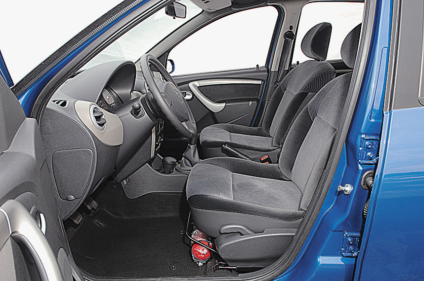 Renault Sandero Privilége 1.6 16V 2008, durante teste da revista Quatro Rodas Renault Sandero Privilége 1.6 16V 2008, durante teste da revista Quatro Rodas