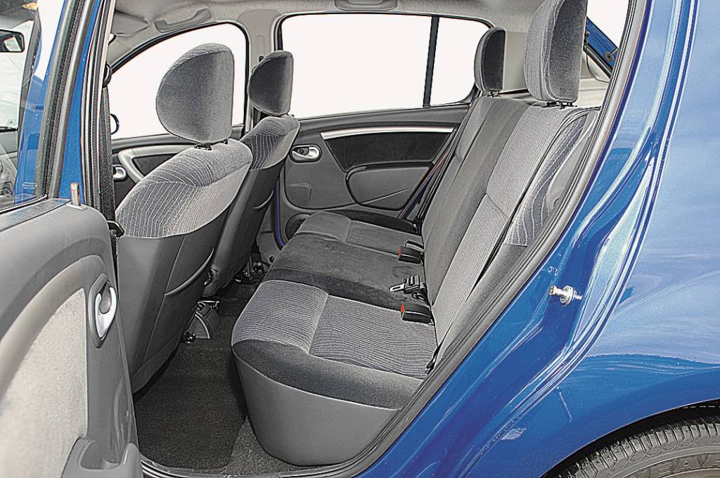 Renault Sandero Privilége 1.6 16V 2008, durante teste da revista Quatro Rodas Renault Sandero Privilége 1.6 16V 2008, durante teste da revista Quatro Rodas