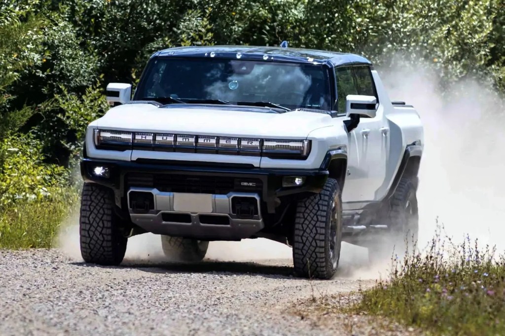 GMC Hummer EV chega a 90.000 pedidos e mais de dois anos de fila de espera