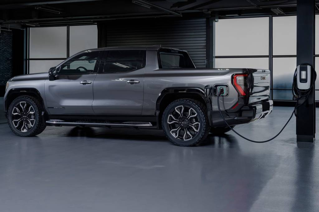 GMC Sierra EV Denali Edition 1 (1) GMC Sierra EV Denali Edition 1 (1)