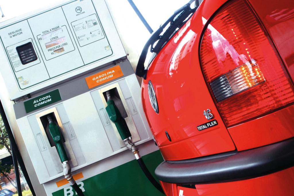 Álcool ou gasolina? Qual combustível faz um motor flex durar mais