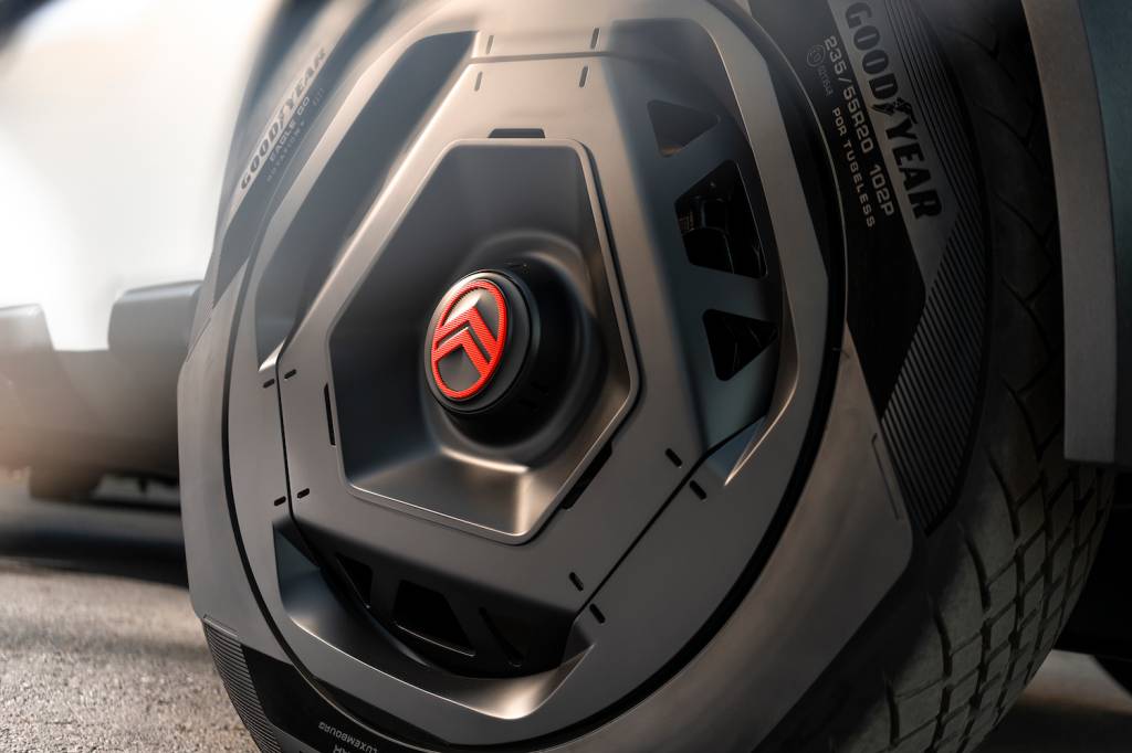 Copyright Arnaud TAQUET @ Continental Productions Goodyear Eagle Go
