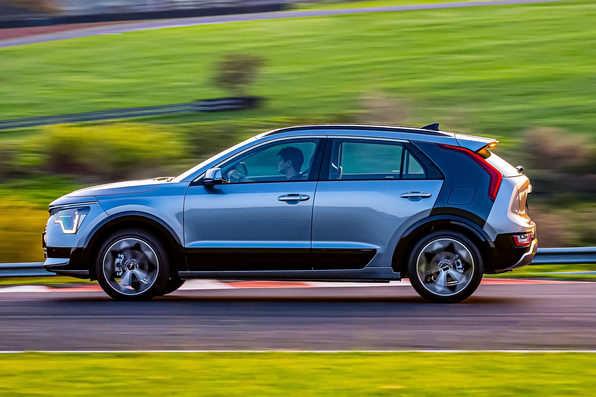 Mais de 50% do primeiro lote do Niro j&aacute; est&aacute; vendido. Interessados devem correr, pois segundo lote depender&aacute; de estoques escassos na Coreia do Sul