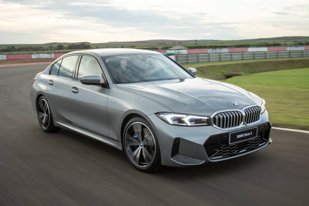 Novo BMW Série 3 continua flex, ganha painel de iX e parte de R$ 307.950