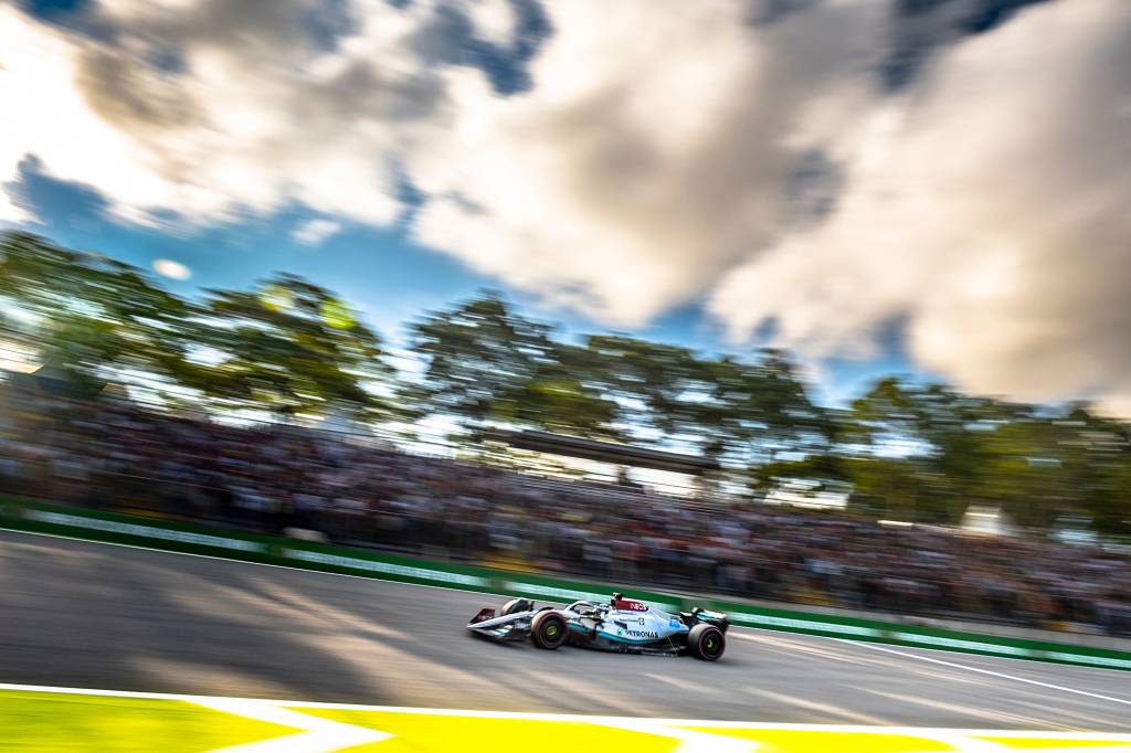 F1: Russel vence mini corrida e conquista dobradinha da Mercedes no grid