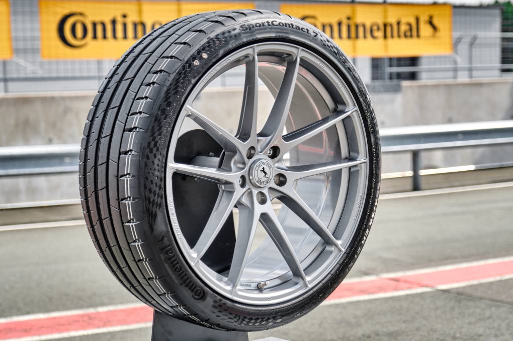 Continental lança pneu que serve para ruas e track days ao mesmo tempo