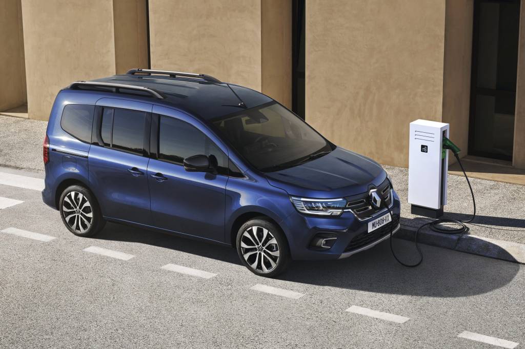 Renault Kangoo retorna ao Brasil em 2023 em versões de carga e passageiros