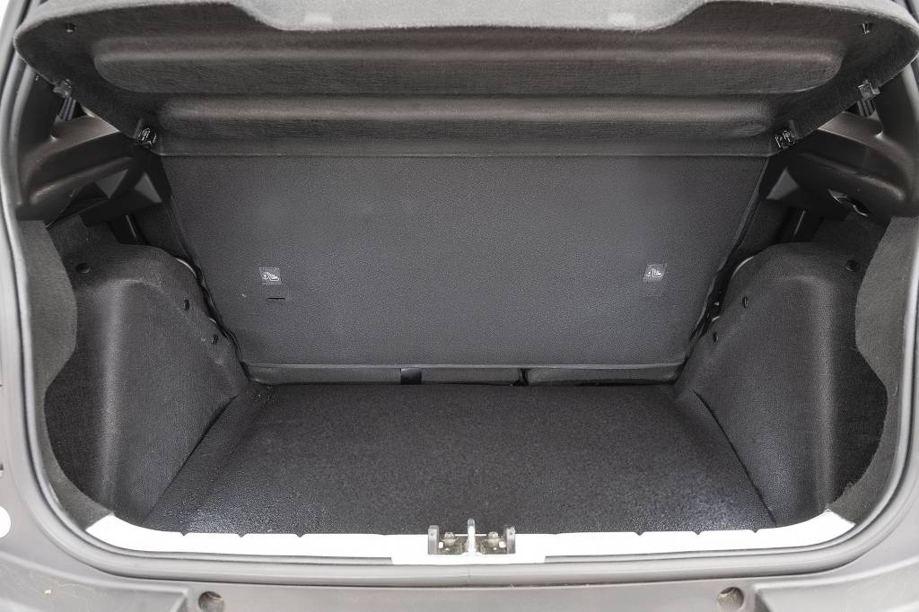 Porta-malas &eacute; um pouco menor, com 315 litros
