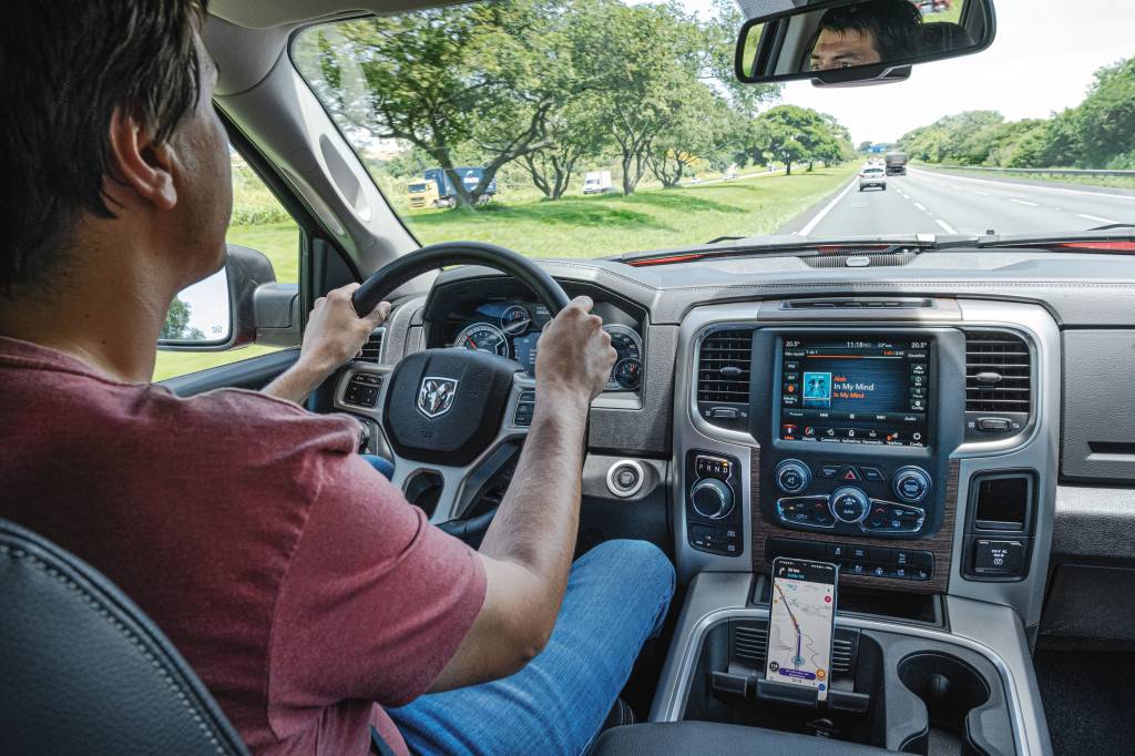 Câmera checa se você bebeu, se está no celular e pode fazer até café