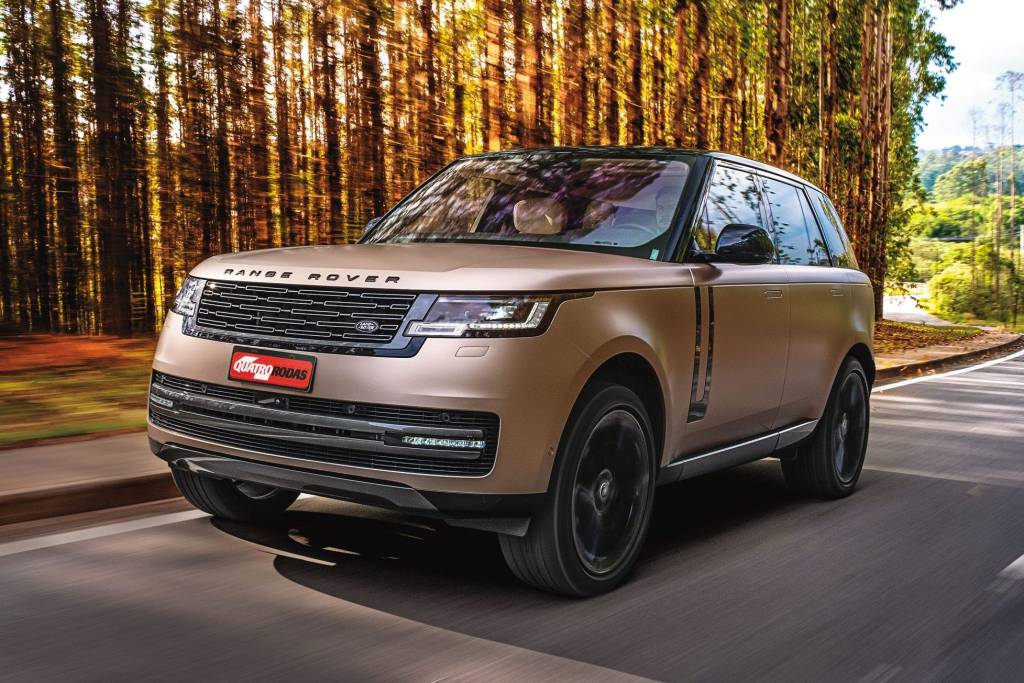 Novo Range Rover une motor diesel híbrido com conforto de primeira classe
