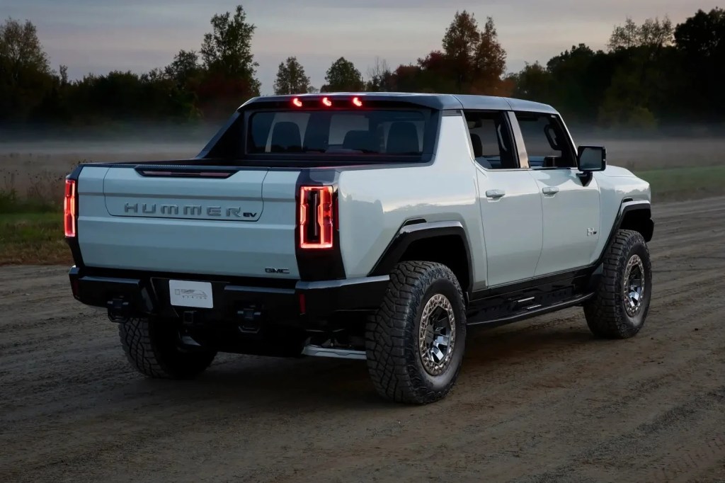 Só uma lanterna do novo GMC Hummer EV custa mais de R$ 20.000