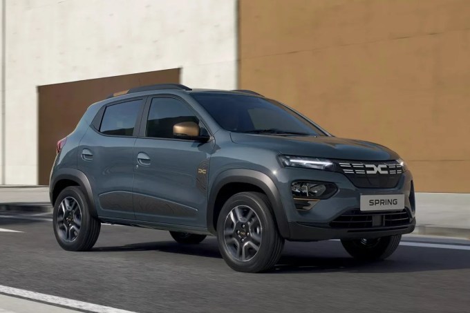 2023-Dacia-Spring-Extreme-1