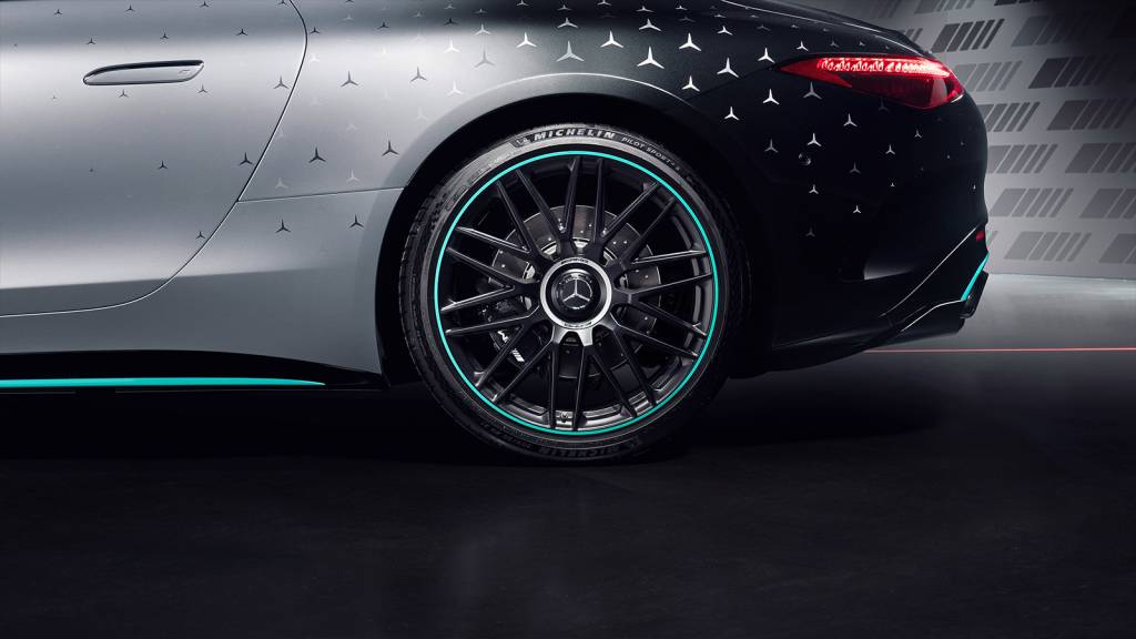 Mercedes SL63 4 Mercedes AMG SL63 F1