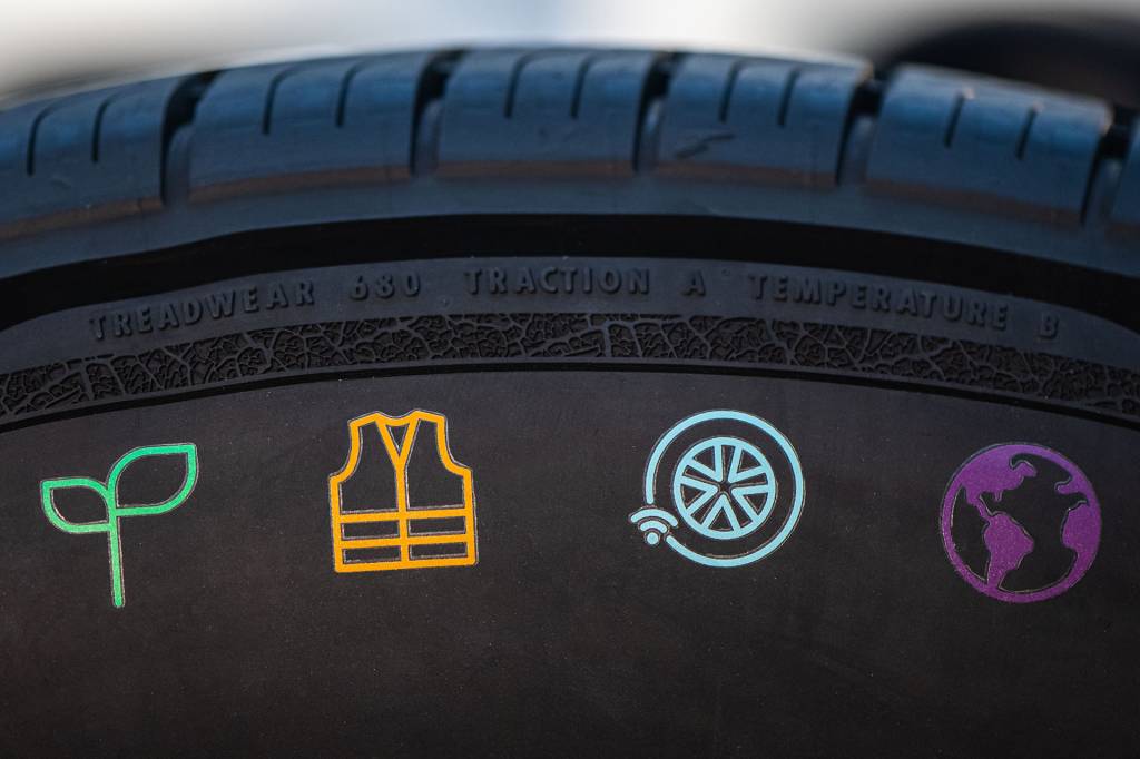 Pneus 90% sustentáveis feitos pela Goodyear (1) Ideia é que, futuramente, pneus sejam fabricados sem depender do petróleo