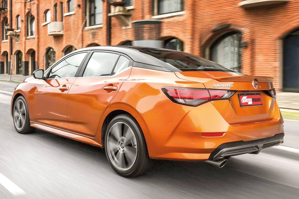 Novo Nissan Sentra 2023 chega em março para ocupar o espaço do Honda Civic