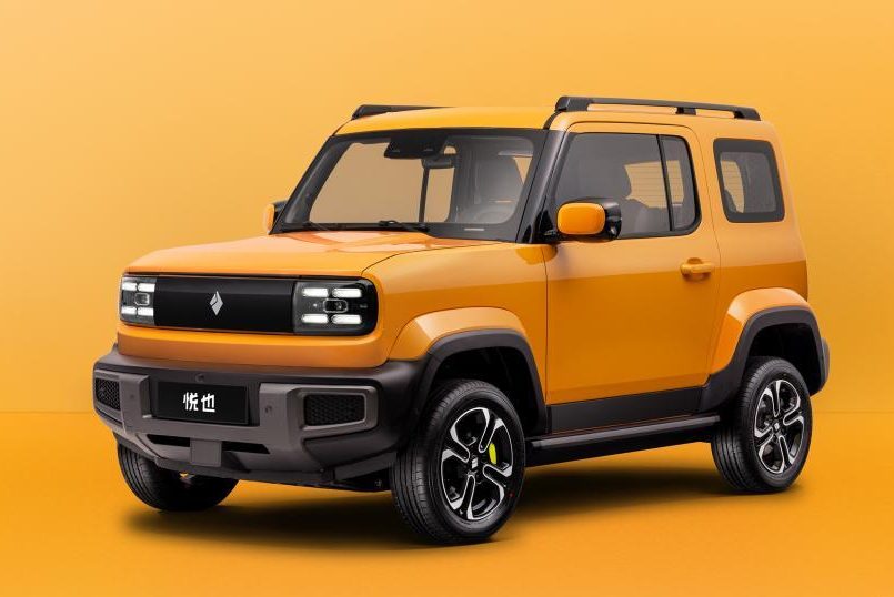 SUV chinês é quase um Suzuki Jimny elétrico e roda 300 km com uma carga