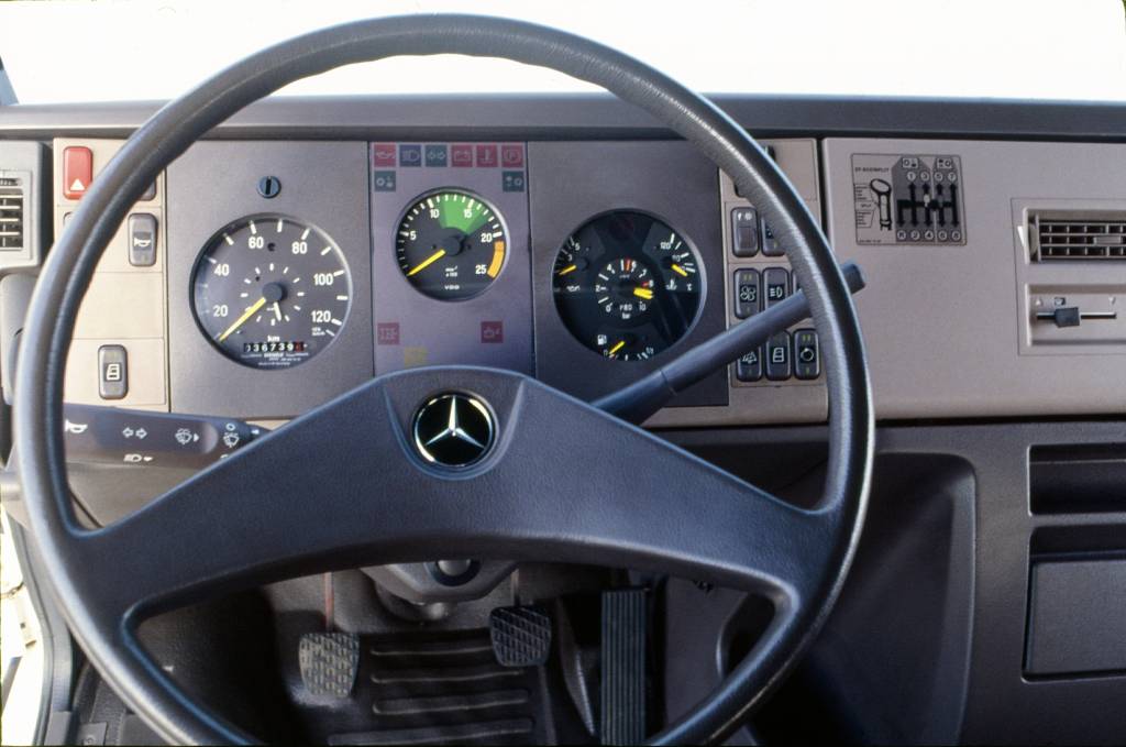 Painel totalmente anti-reflexivo de fácil leitura do Mercedes-Benz 1941. Painel totalmente anti-reflexivo de fácil leitura do Mercedes-Benz 1941