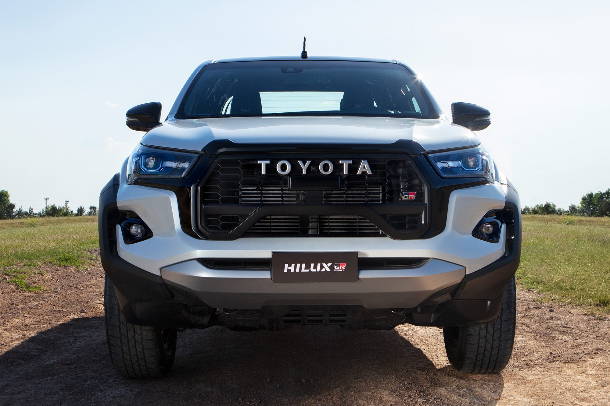 Toyota Hilux e SW4 estão mais equipados na linha 2024