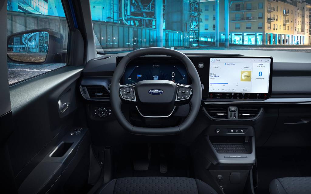 2023_FORD_E-TRANSIT_COURIER_INTERIOR_02-LOW Ford E-Transit Courier