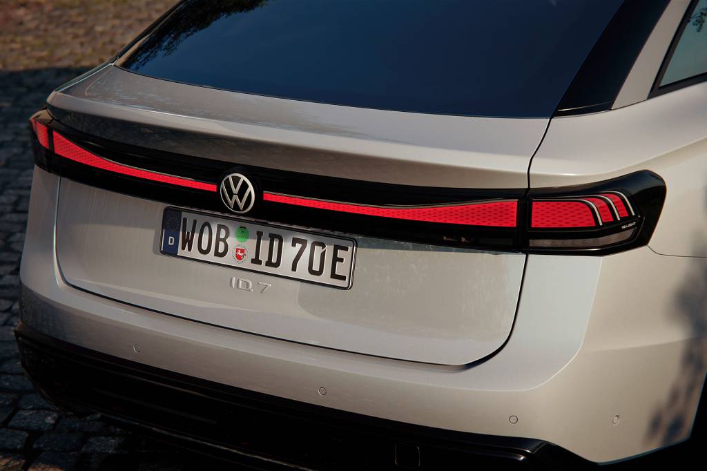 Volkswagen ID7 (22) Volkswagen ID7 (22)