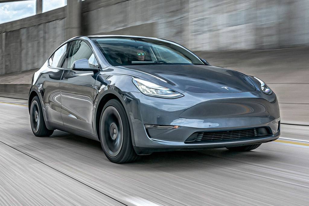 Tesla Model Y atualizado surge na China com maior autonomia e mesmo preço
