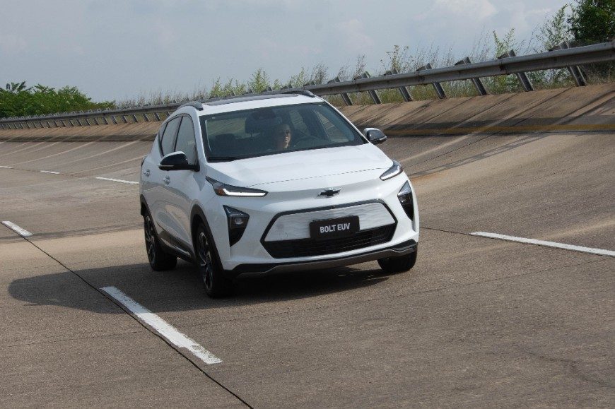 Chevrolet Bolt EUV percorre 901 km em 28 horas e estabelece recorde