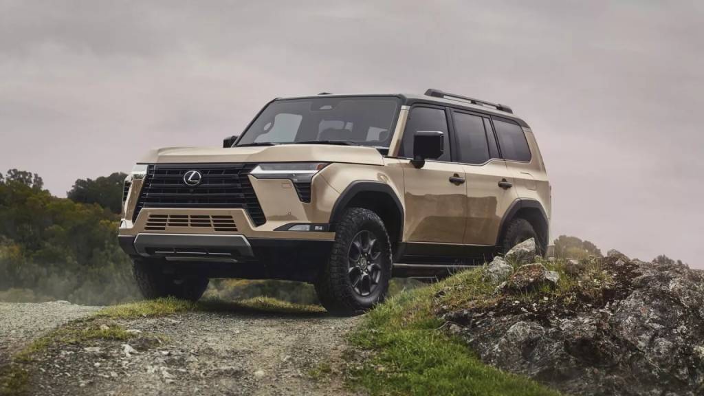 Lexus GX muda após 14 anos e troca antigo motor V8 por V6 mais potente