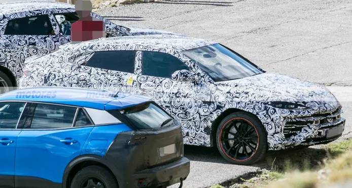 Lamborghini Urus híbrido durante testes na Europa.
