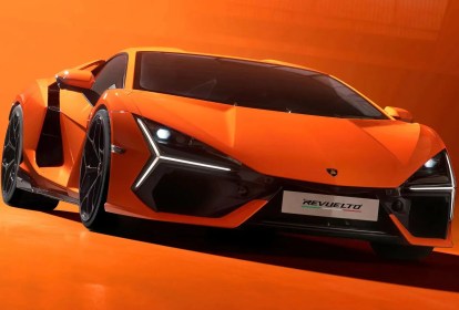 Lamborghini Revuelto 2023