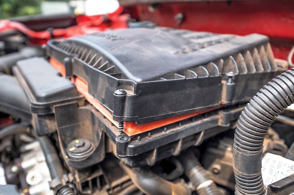 Caixa do filtro de ar da Fiat Strada se desgasta e não fecha mais