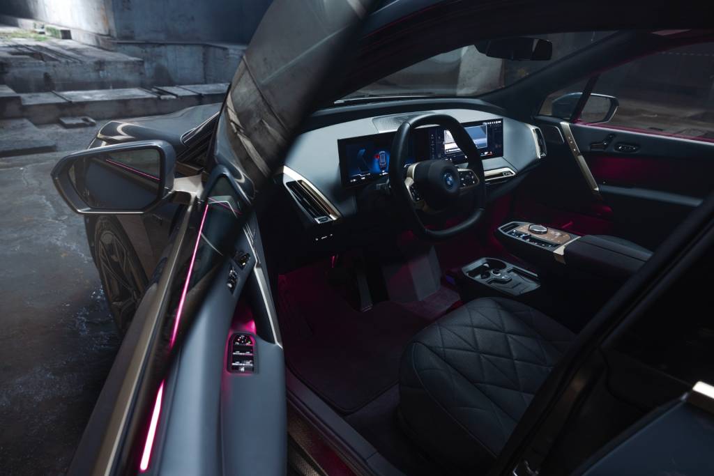 BMW iX M60 (3) Novo BMX iX M60