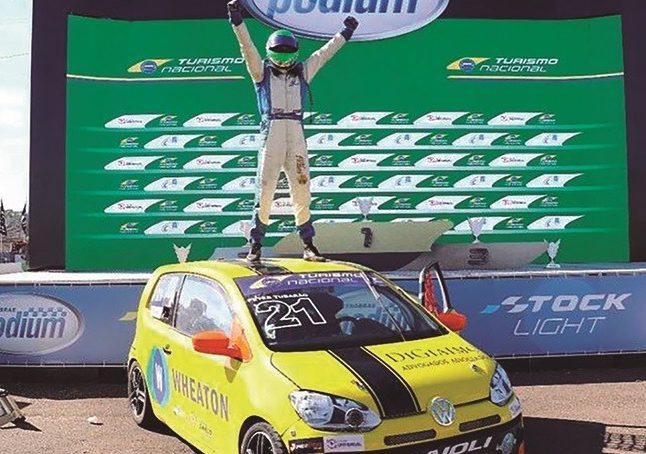 Piloto brasileiro bate recorde sem querer ao fazer 7 corridas em 24 horas