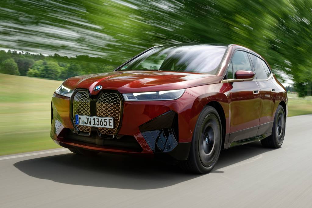 Novo iX M60 assume posto de BMW mais rápido do Brasil e custa R$ 1.101.950