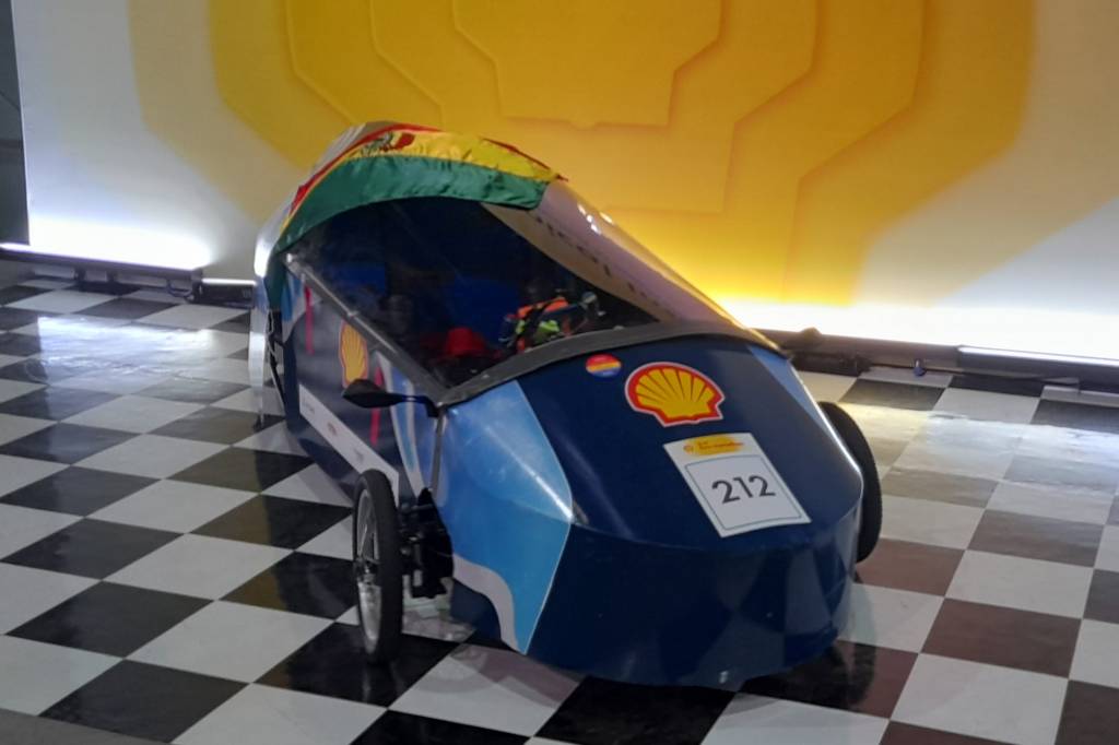 Bolivianos estreiam categoria de carro a hidrogênio no Shell Eco-Marathon