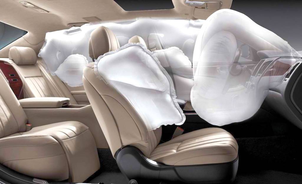 Existe alguma região do carro em que a batida não aciona os airbags?