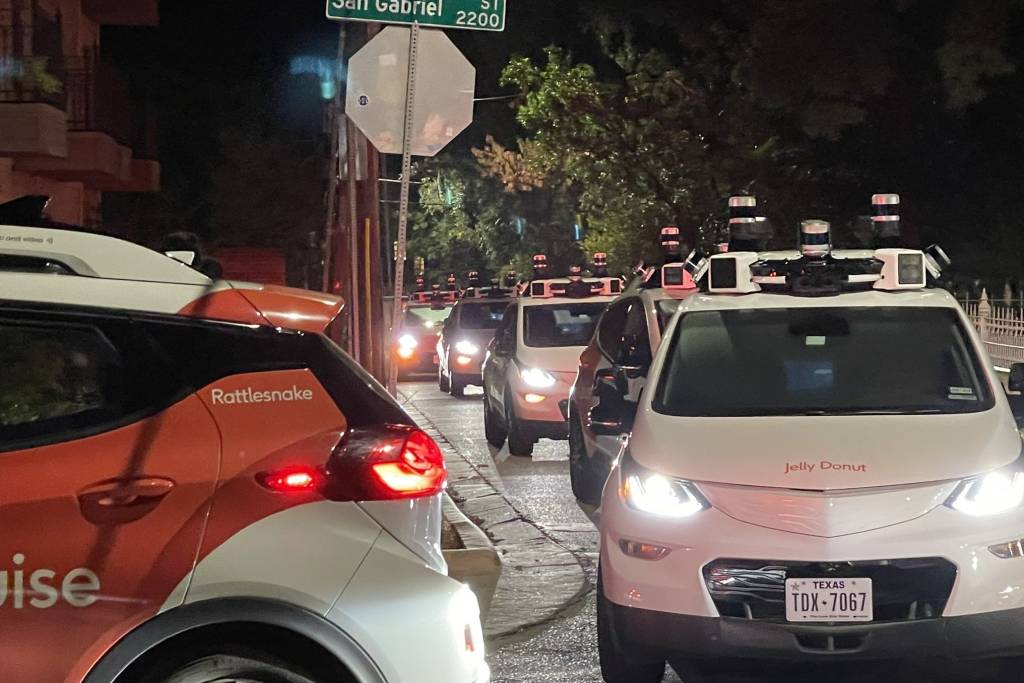 cruise-traffic-pradnico4 Congestionamento causado por veículos da Cruise, nos EUA